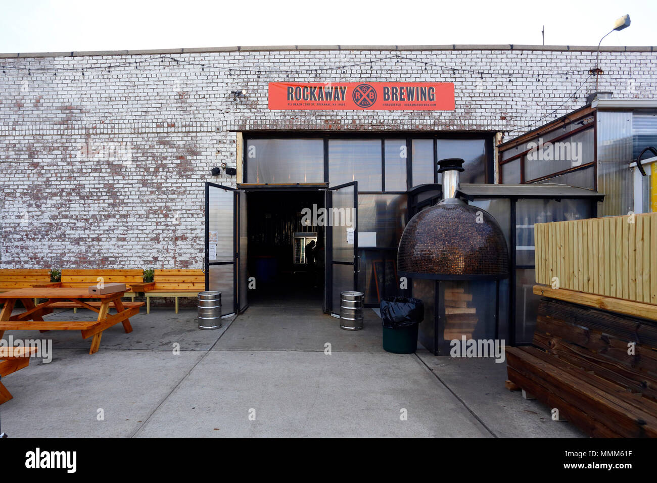 Rockaway Brewing Company Tap Room at 415 Beach 72nd, Arverne, Queens, New York. NYC storefront photo of a brewery Stock Photo