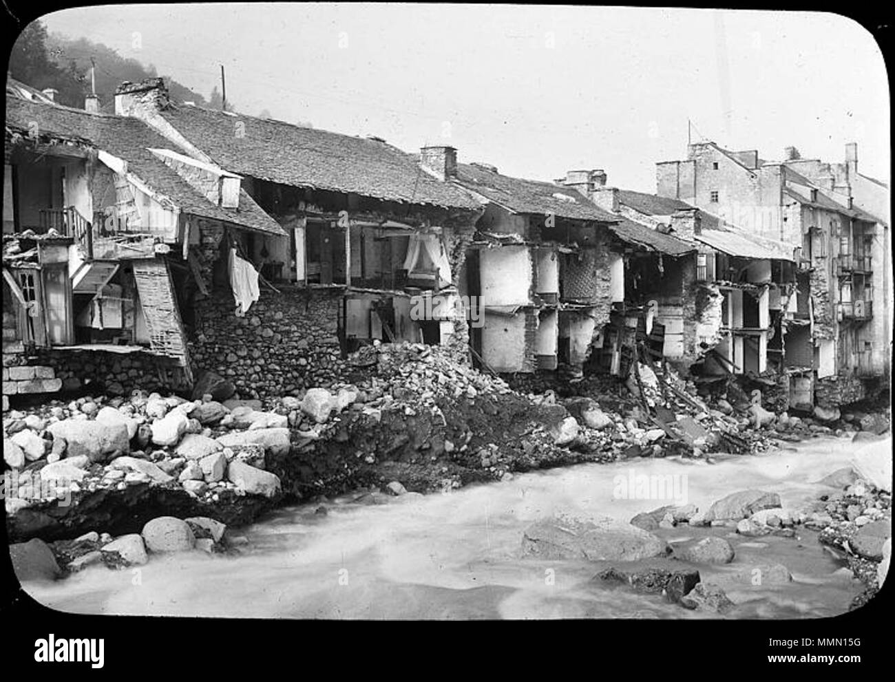 73 Baréges maisons détruites le long du Bastan Stock Photo Alamy