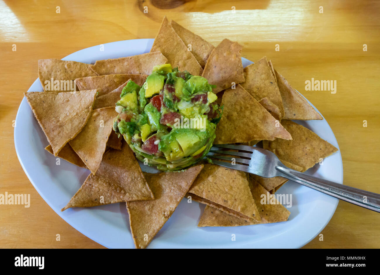 Mexican guacamole and chips Stock Photo Alamy