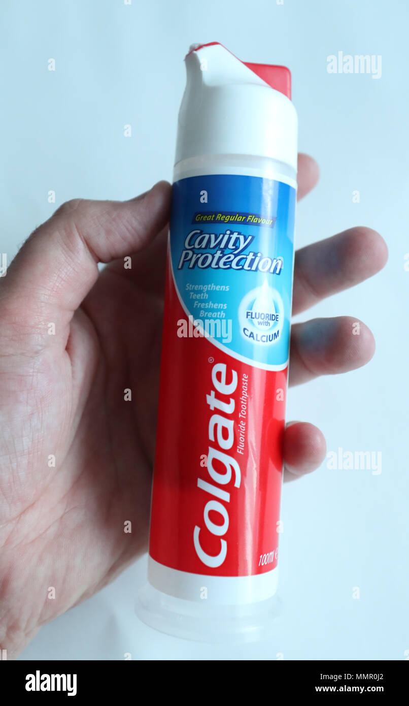 Colgate toothpaste colgate hi-res stock photography and images - Page 2 -  Alamy