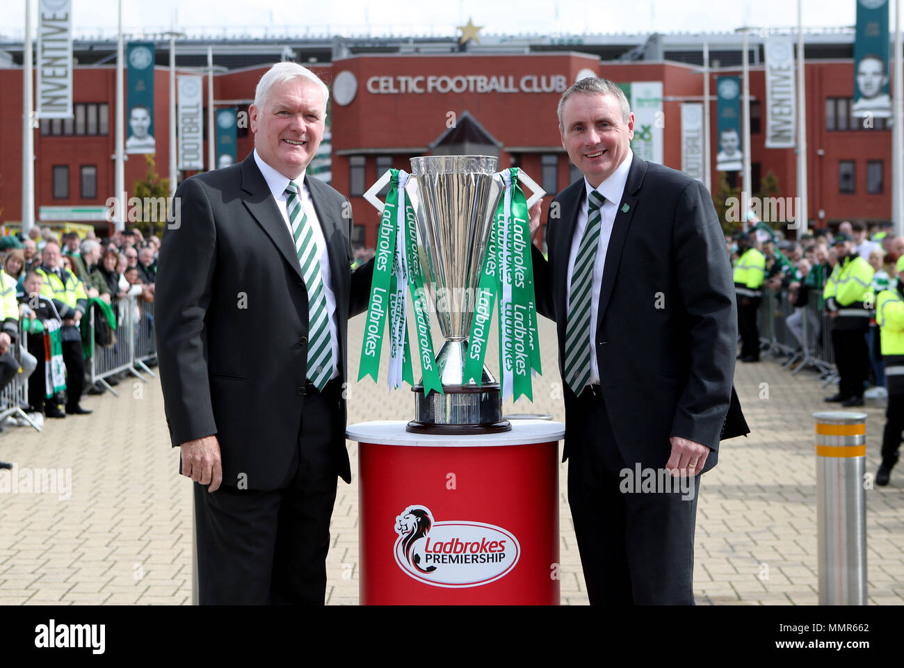 Former Celtic players Roy Aitken (left) and Tom Boyd with the Scottish Premiership trophy before the Ladbrokes Scottish Premiership match at Celtic Park, Glasgow. Stock Photo
