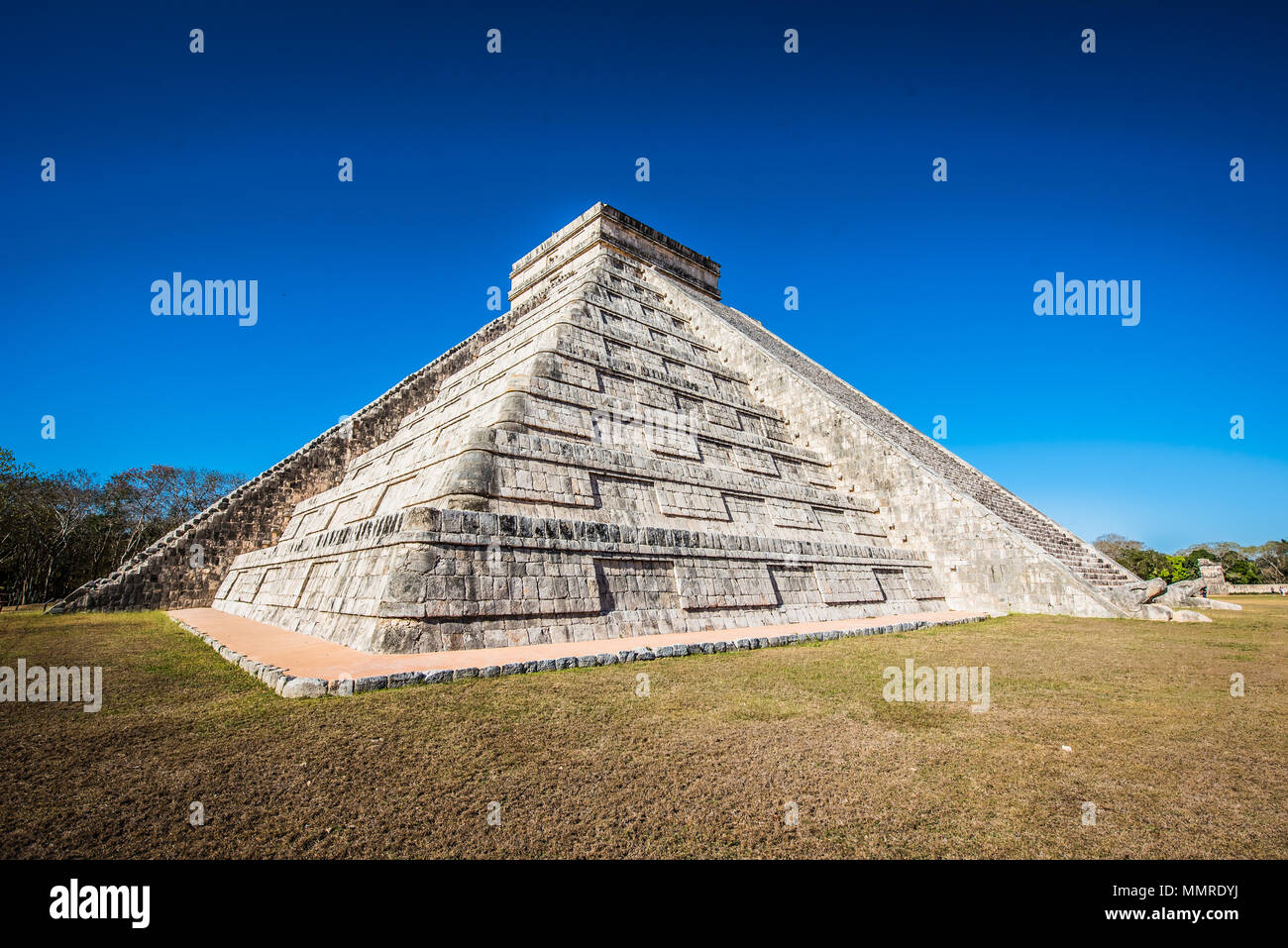 Chichen Itza - El Castillo Pyramid - Ancient Maya Temple Ruins in Yucatan, Mexico Stock Photo