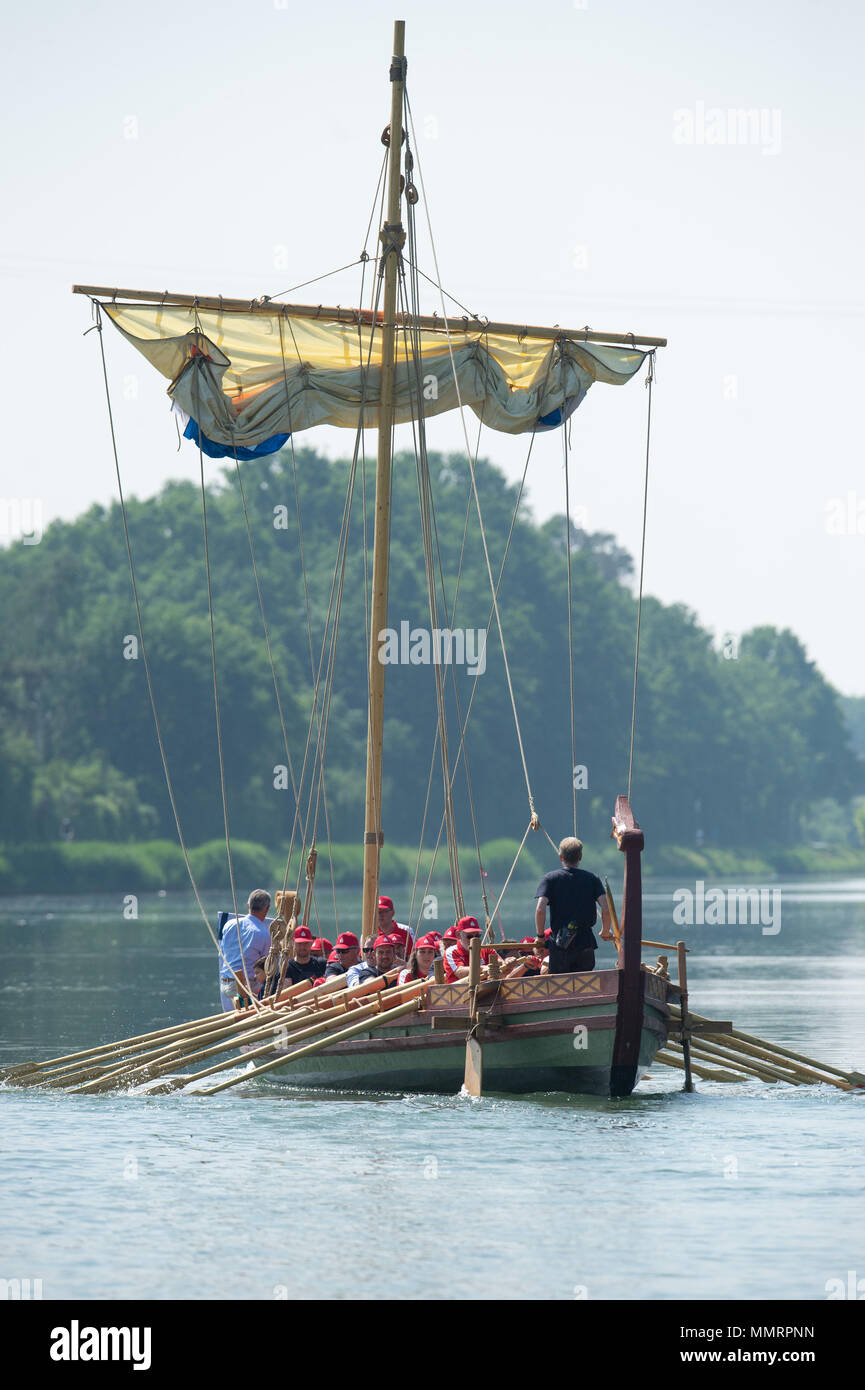 Erlangen, Germany. 12th May 2018. Erlangen, Germany. 12th May 2018. Students and ship builders of the Friedrich-Alexander-University (FAU) have built a model of an Ancient Roman boat called 'Fridericiana Alexandrina Navis' and are rowing towards Fuerth on its maiden voyage. Photo: Timm Schamberger/dpa Credit: dpa picture alliance/Alamy Live NewsErlangen, Germany. 12th May 2018. Stock Photo
