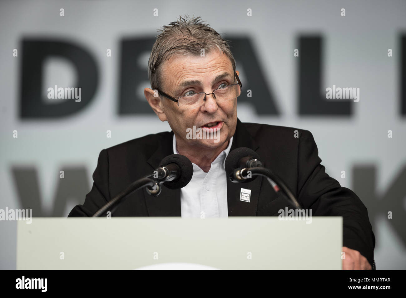 London, UK. 12th May, 2018. Dave Prentis, General secretary of Unison, speaks to a crowd of  thousands of trade unionists during a TUC rally in Hyde Park on the theme of ‘a new deal for working people', aimed against government austerity and injustice. Credit: Guy Corbishley/Alamy Live News Stock Photo