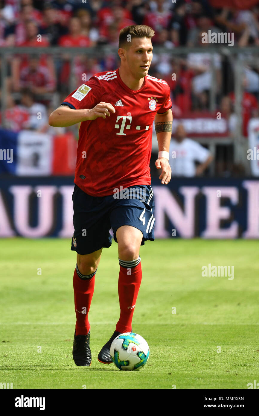 Niklas Suele Fc Bayern Munich Action Individual Action Single Image Cut Out Full Body Shot Full