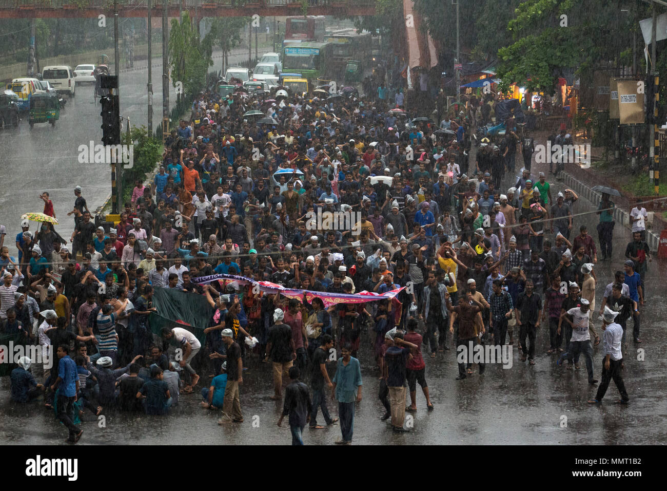 Dhaka, Bangladesh. 13th May 2018. Bangladeshi students made protest for removing or reforming a quota system in government jobs in Dhaka, Bangladesh, on May 13, 2018. Their demands include bringing down the existing 56% quota to 10%, introducing a unified age limit in government services, reviewing the quota system in recruitment processes including Bangladesh Civil Services examinations, Credit: zakir hossain chowdhury zakir/Alamy Live News Stock Photo