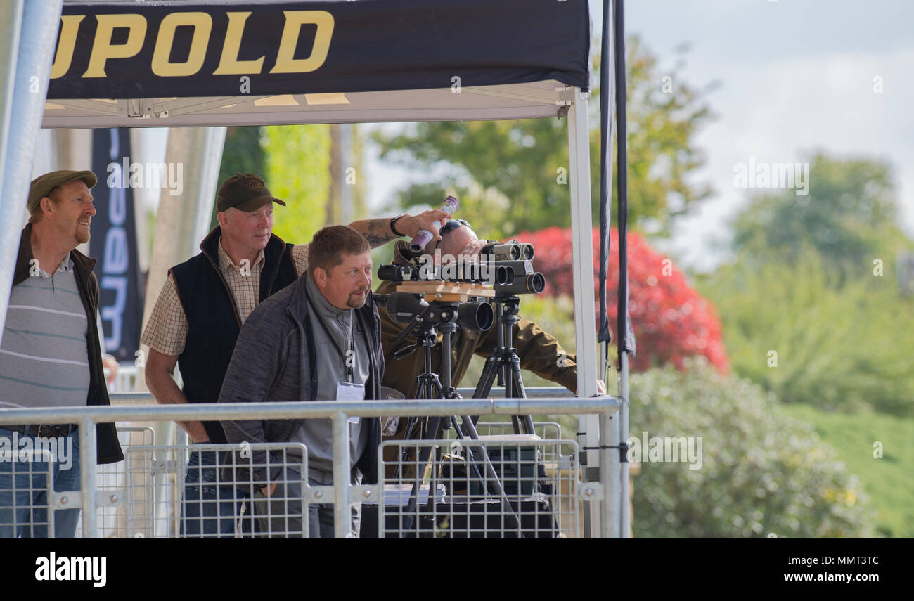 Air guns hires stock photography and images Alamy