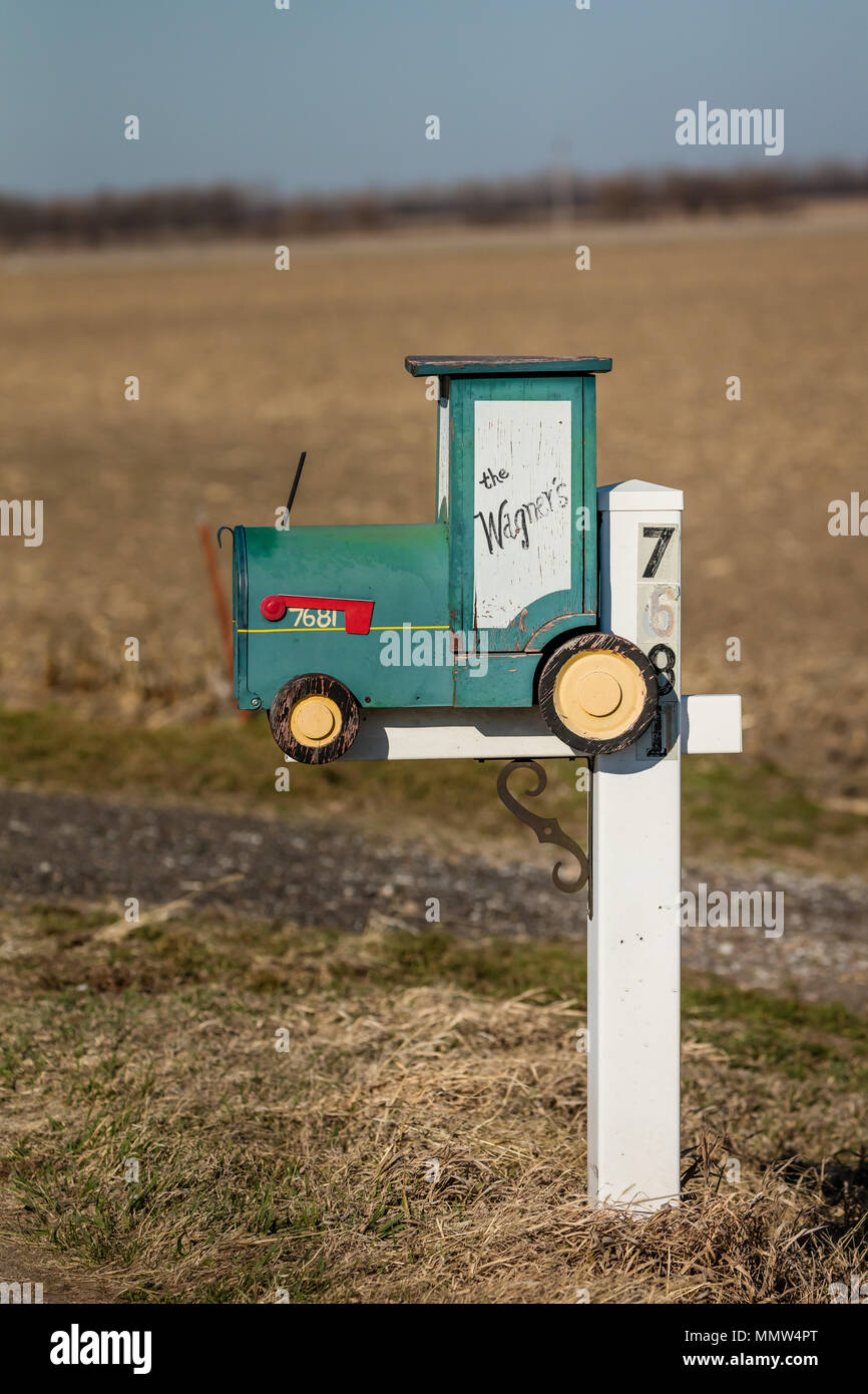 Green Tractor Mailbox for "the Wagner's", Nebraska Stock Photo Alamy