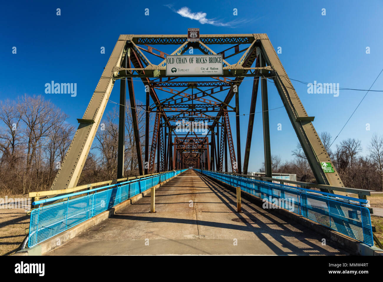 Cantilever Bridge, the Classic Old Chain of Rocks Bridge crosses the