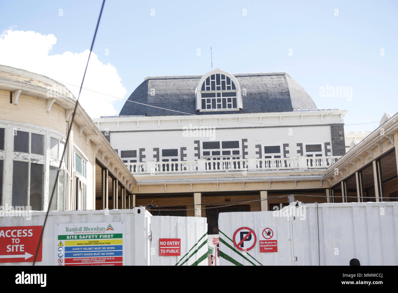 le plaza rose hill under construction Stock Photo Alamy