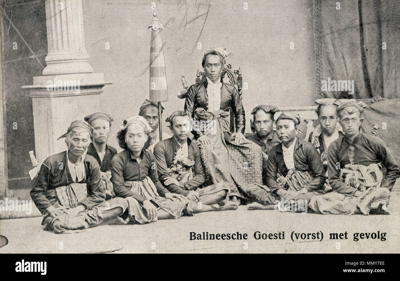 . Nederlands: Goesti Ngoerah Ketoet Djilantik, radja van Boeleleng, met zijn gevolg te Buitenzorg (Bogor) tijdens zijn bezoek aan gouverneur-generaal L.A.J.W. Sloet van de Beele. Image code 31350. Bali, Buleleng, indigenous administration, Indonesia, Jakarta Raya. Foto. Offset. Uitgave: Tio Tek Hong, Weltevreden Special Depot of Java postcards. Prentbriefkaart is van later datum, circa 1925. Ook aanwezig als foto onder signatuur 3512. Foto gemaakt in de studio van Woodbury & Page te Batavia. Size 9x14cm. Copies 1400158, 3512  . 1864. Woodbury & Page, Batavia / Jakarta. Goesti Ngoerah Ketoet Dj Stock Photo