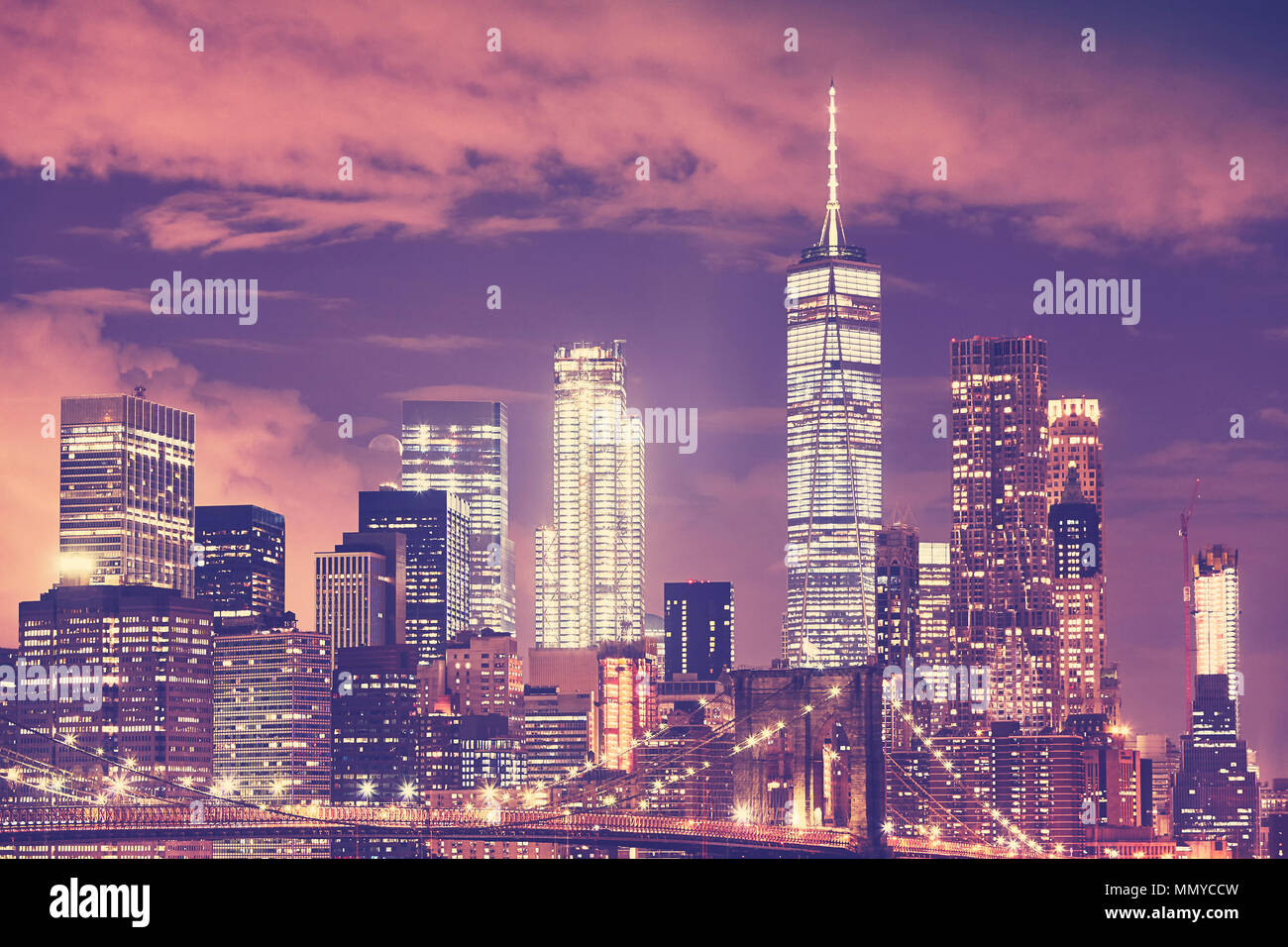 Manhattan night skyline hi-res stock photography and images - Alamy
