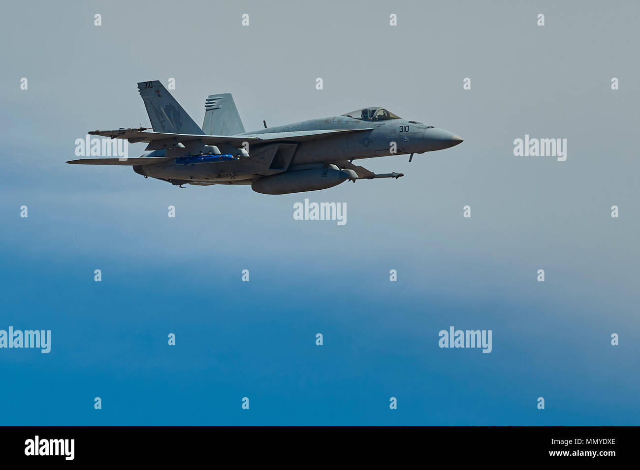 Us navy jet fighter hi-res stock photography and images - Alamy