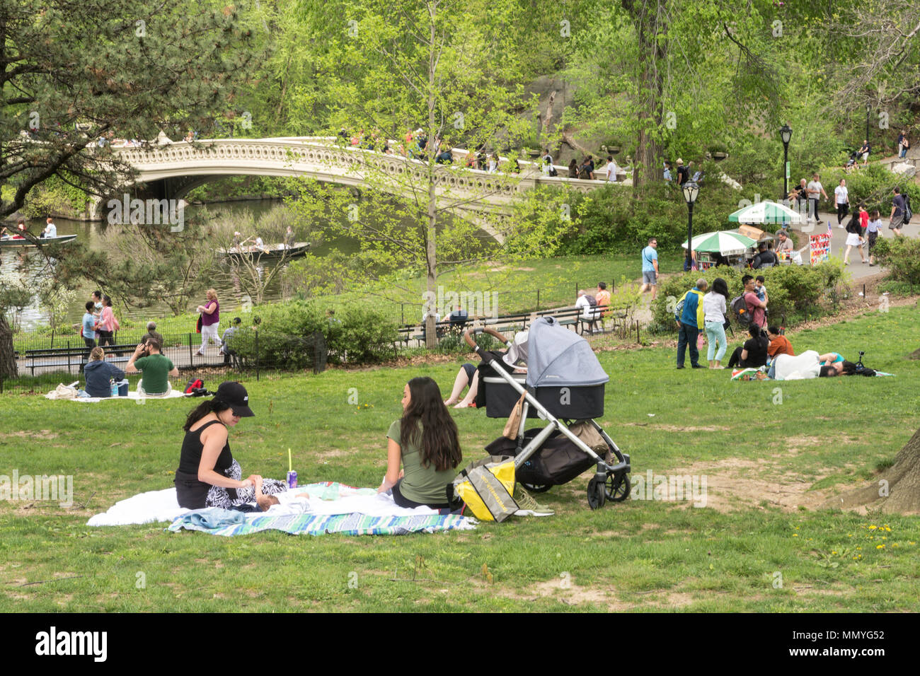 Central park bow bridge hires stock photography and images Alamy