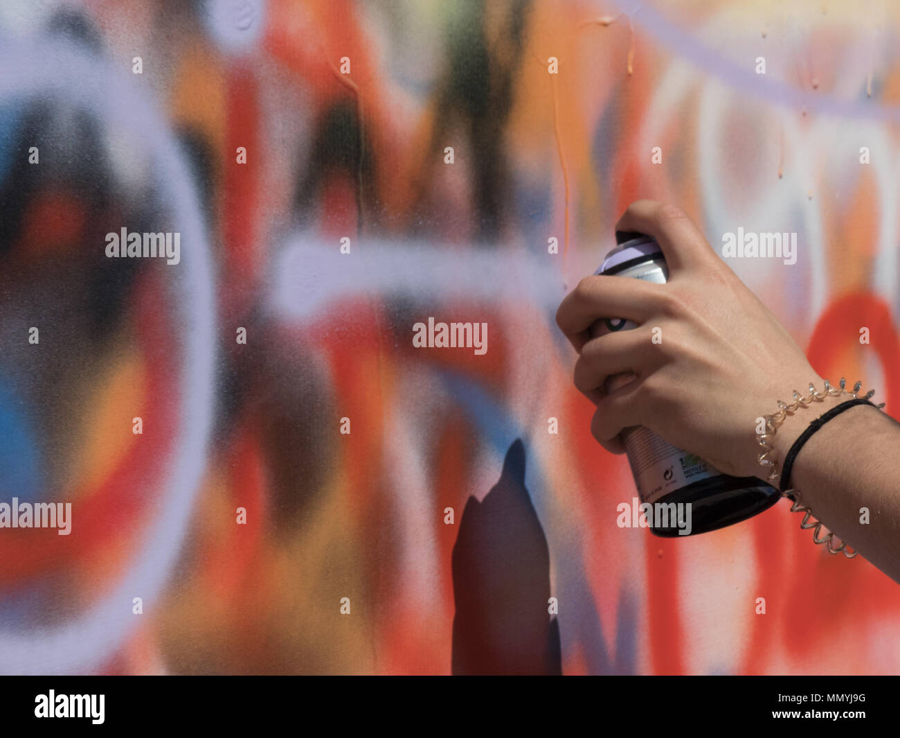 Hand holding spray can graffiti hi-res stock photography and images - Alamy