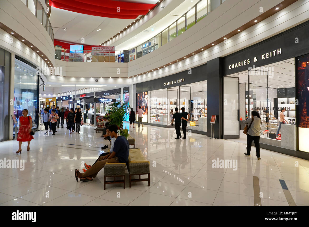 Page 2 Aeon Mall High Resolution Stock Photography And Images Alamy