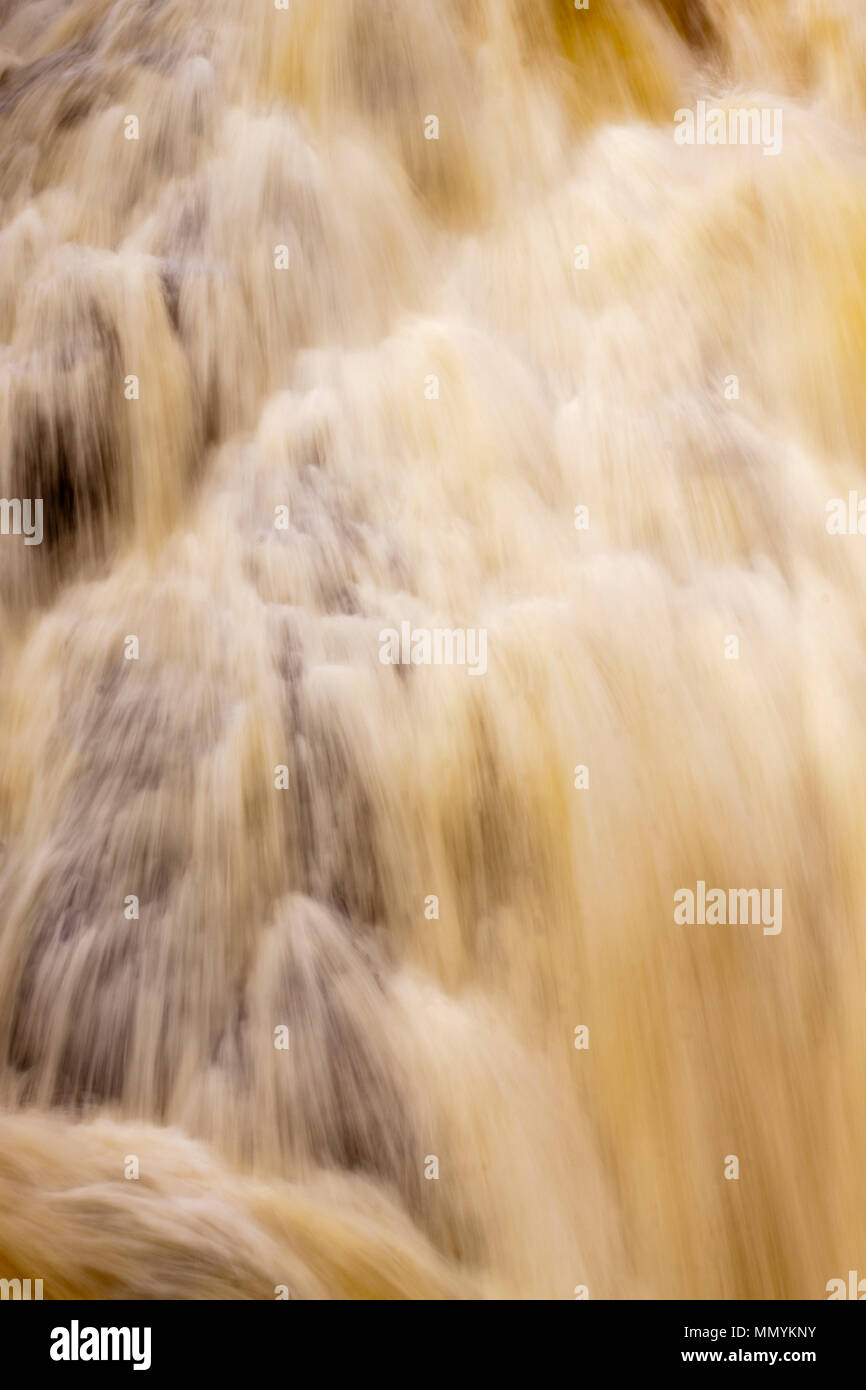 Slow motion close up river hi-res stock photography and images - Alamy