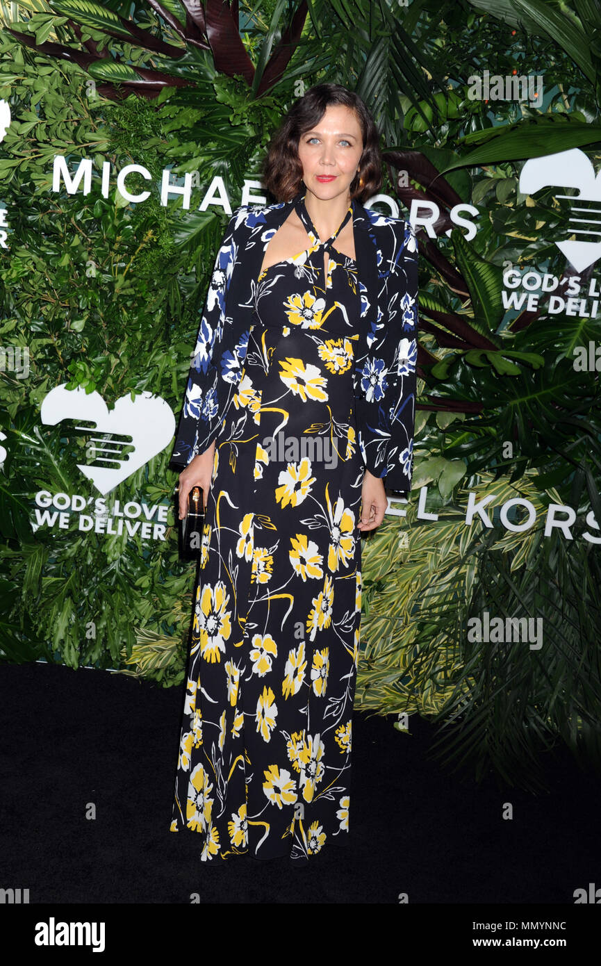 Maggie gyllenhaal 2017 hi-res stock photography and images - Alamy