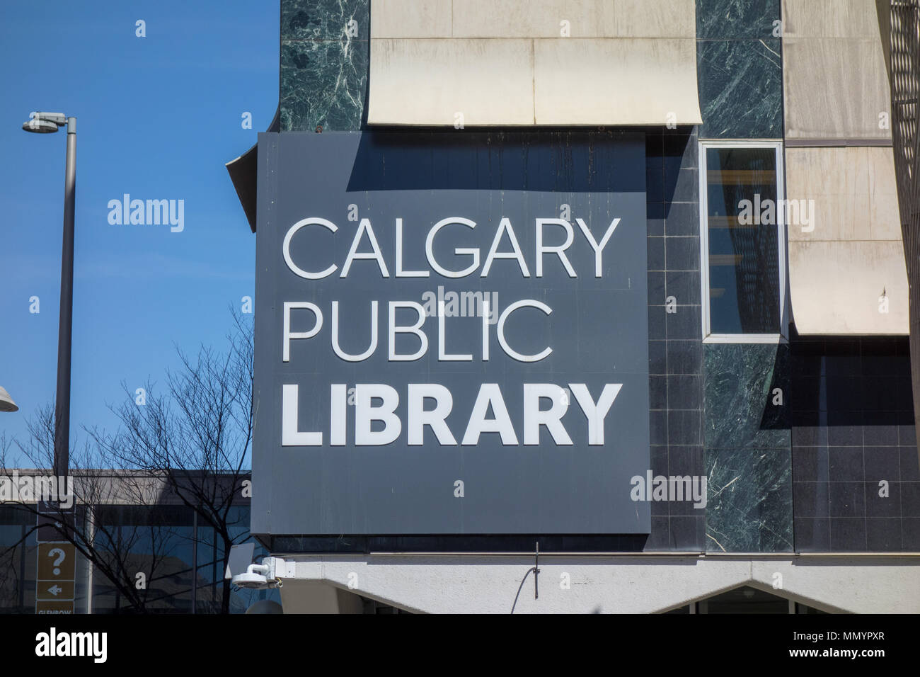 Public library sign hi-res stock photography and images - Alamy