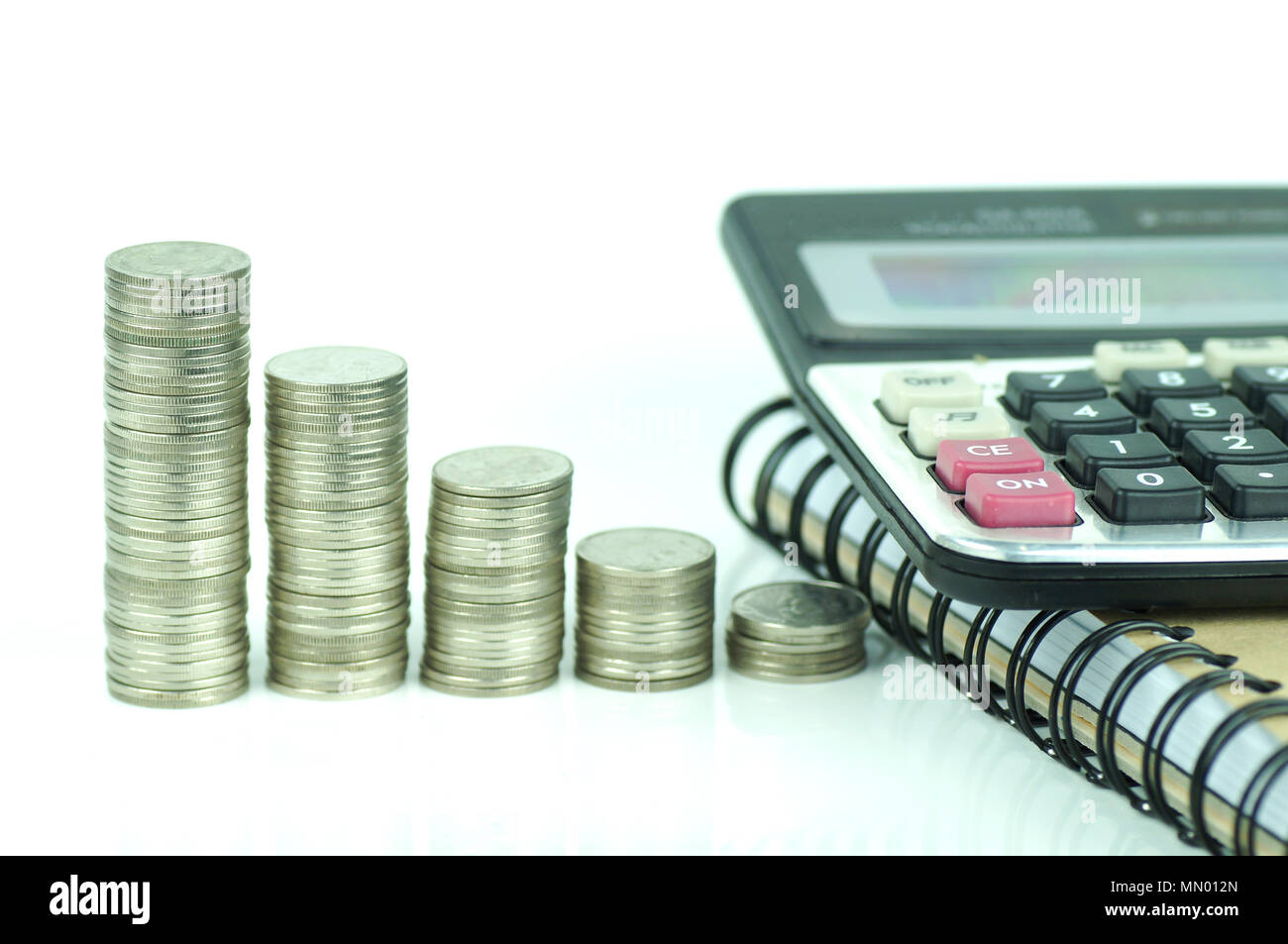 Idistribute лого. Книги и калькулятор картинки. Bank deposit. Руки бухгалтера фото. Контроль за личными финансами.