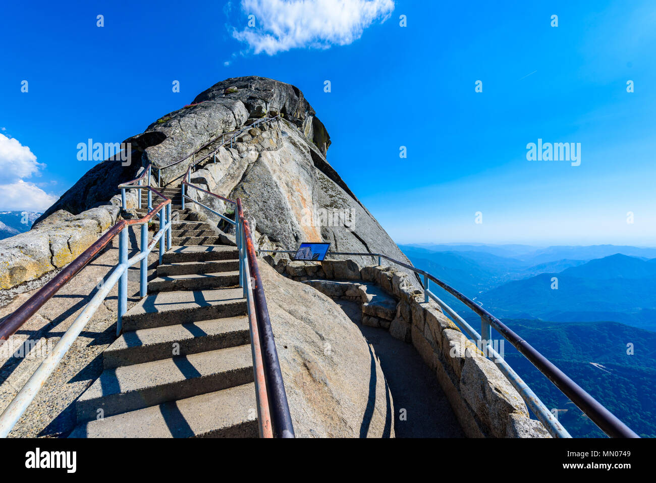 【超レア美品】DETERMINATIONS/DOWN STAIRS ROCK Winter Peak Stair Tread – TreadsPlus