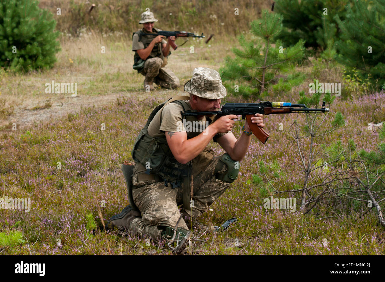 Soldiers with Ukraine’s 1st Battalion, 95th Separate Airmobile Brigade ...