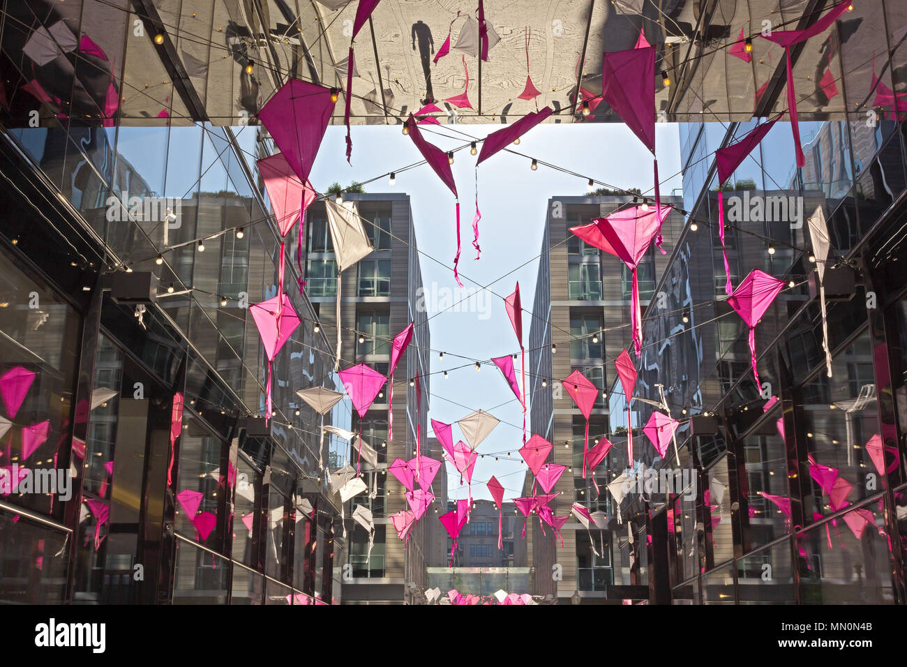 dc-city-center-festive-spring-atmosphere-accompanies-cherry-blossom