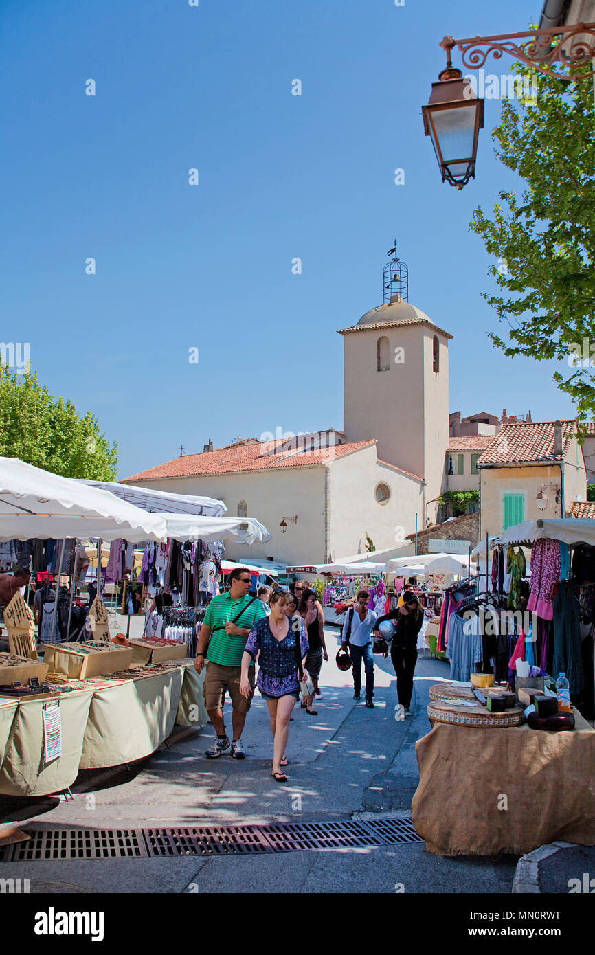 Street market at Ramatuelle, Cote d'Azur, Département Var, Provence-Alpes-Côte d’Azur, South France, France, Europe Stock Photo