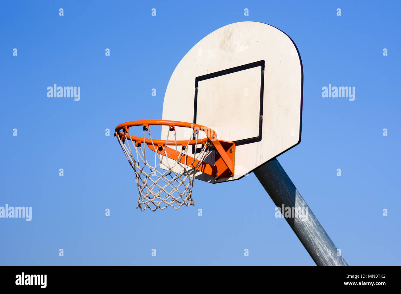 Outdoor basketball net Stock Photo Alamy