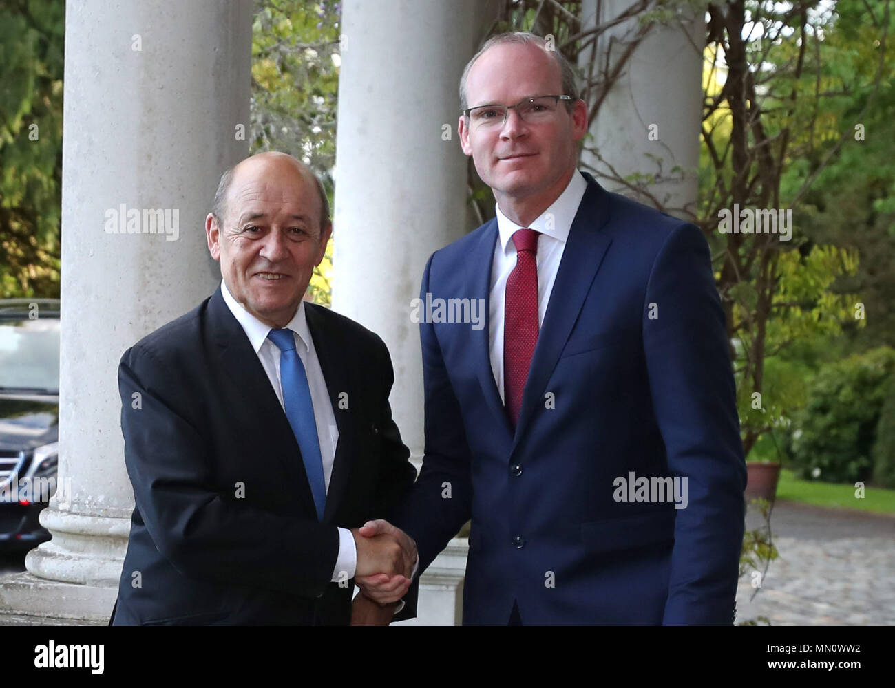 The T‡naiste and Minister for Foreign Affairs and Trade, Mr. Simon Coveney T.D (right) with French Minister for Europe and Foreign Affairs, Mr. Jean-Yves Le Drian at a meeting at Farmleigh House in Phoenix Park, Dublin . Stock Photo