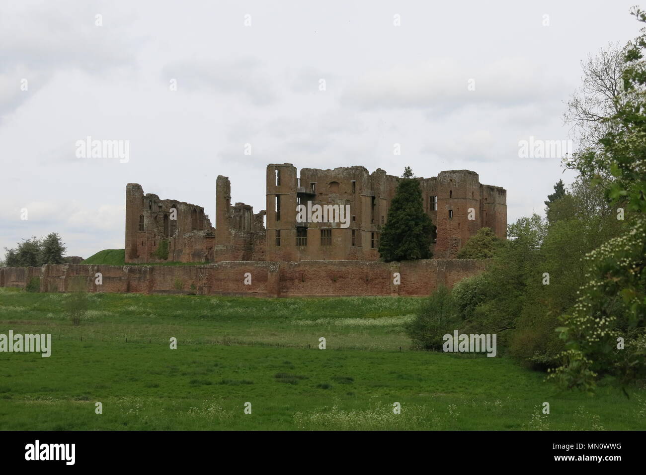 The Imposing Ruins Of Kenilworth Castle Include Mortimers Tower