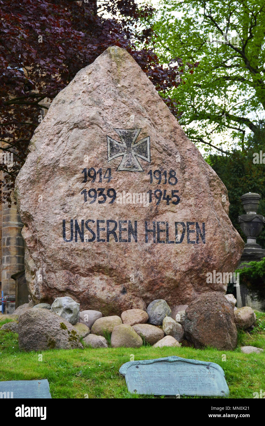 Dead german soldier wwii hi-res stock photography and images - Alamy