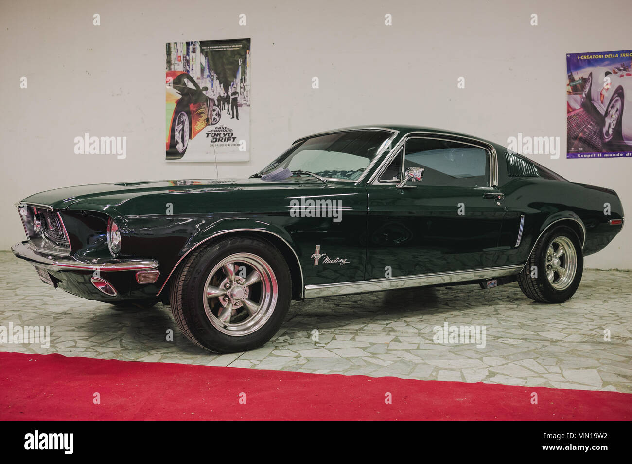 Mustang old sale model
