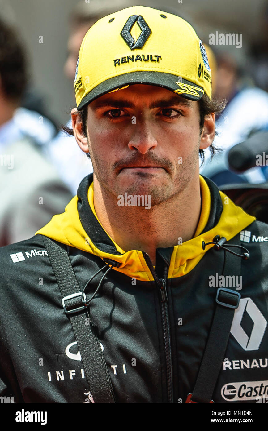 Barcelona, Spain. 13 May, 2018: CARLOS SAINZ JR. (ESP), Renault, is  presented to the crowd prior the Spanish GP at Circuit de Barcelona -  Catalunya Credit: Matthias Oesterle/Alamy Live News Stock Photo - Alamy