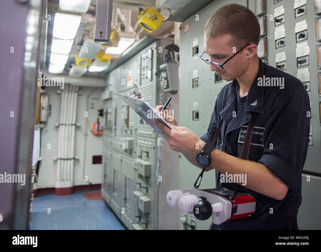 Warship engineering log activity hi-res stock photography and images ...