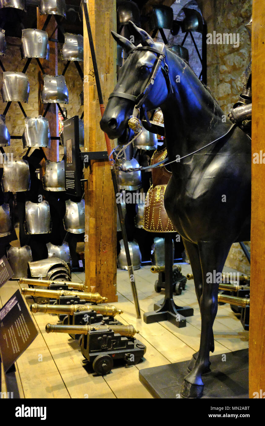 royal-armouries-museum-tower-of-london-hi-res-stock-photography-and