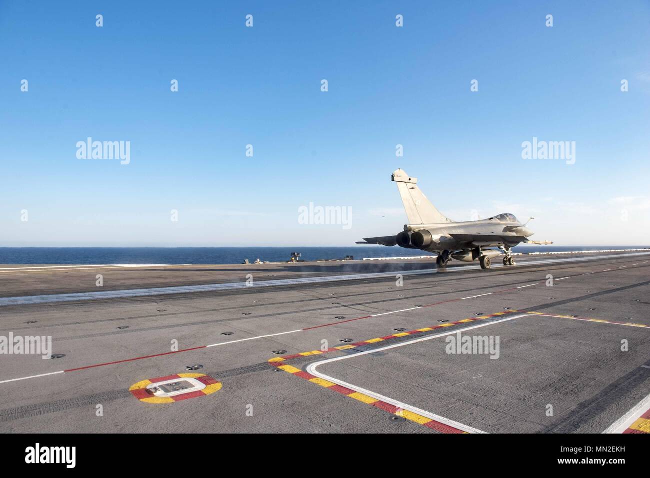 180510-N-UV609-0474 ATLANTIC OCEAN (May 10, 2018) A Rafale Marine attached to squadron 17F of the French navy launches off the flight deck of the aircraft carrier USS George H.W. Bush (CVN 77), May 10, 2018. GHWB is underway in the Atlantic Ocean conducting carrier air wing exercises with the French navy to strengthen partnerships and deepen interoperability between the two nations' naval forces. (U.S. Navy photo by Mass Communication Specialist 2nd Class David Mora Jr.). () Stock Photo