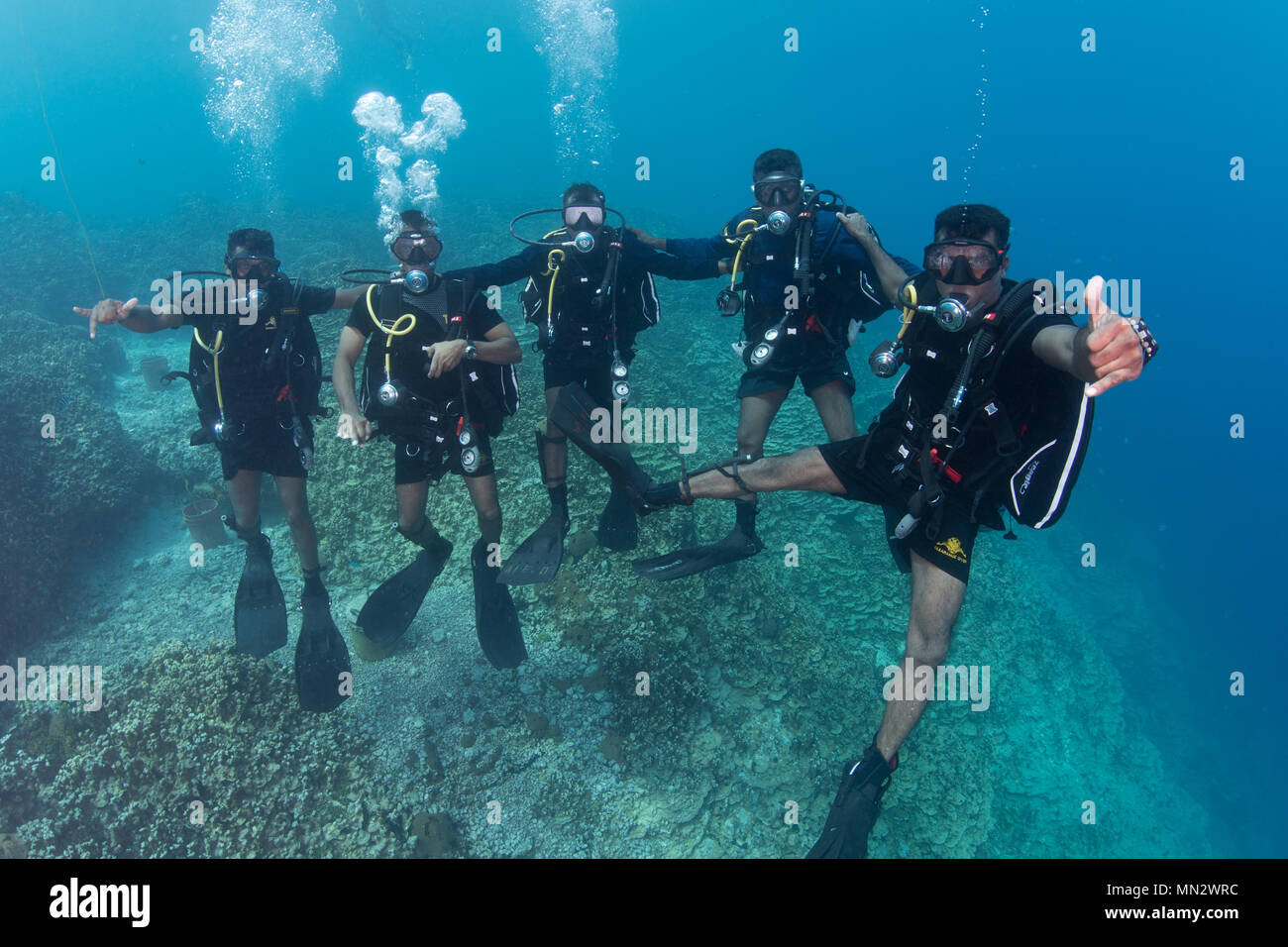 Sri Lanka Navy (SLN) Divers dive with Mobile Diving Salvage Unit One (MDSU 1) SCUBA gear during