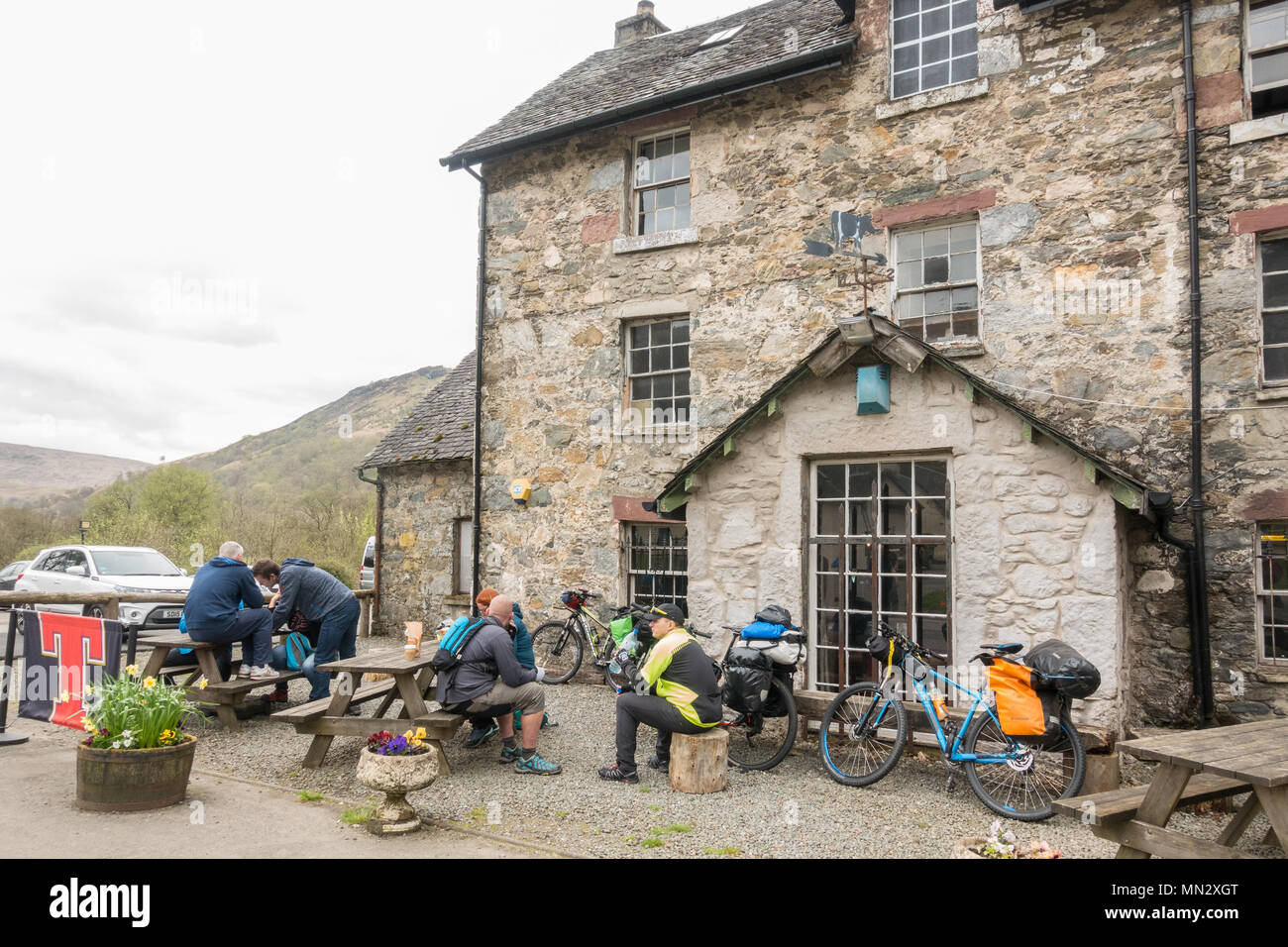 The Drovers Inn >> Cyclists Taking A Break Outside The Drovers Inn Loch Lomond The Drovers Inn >> Cyclists Taking A Break Outside The Drovers Inn Loch Lomond