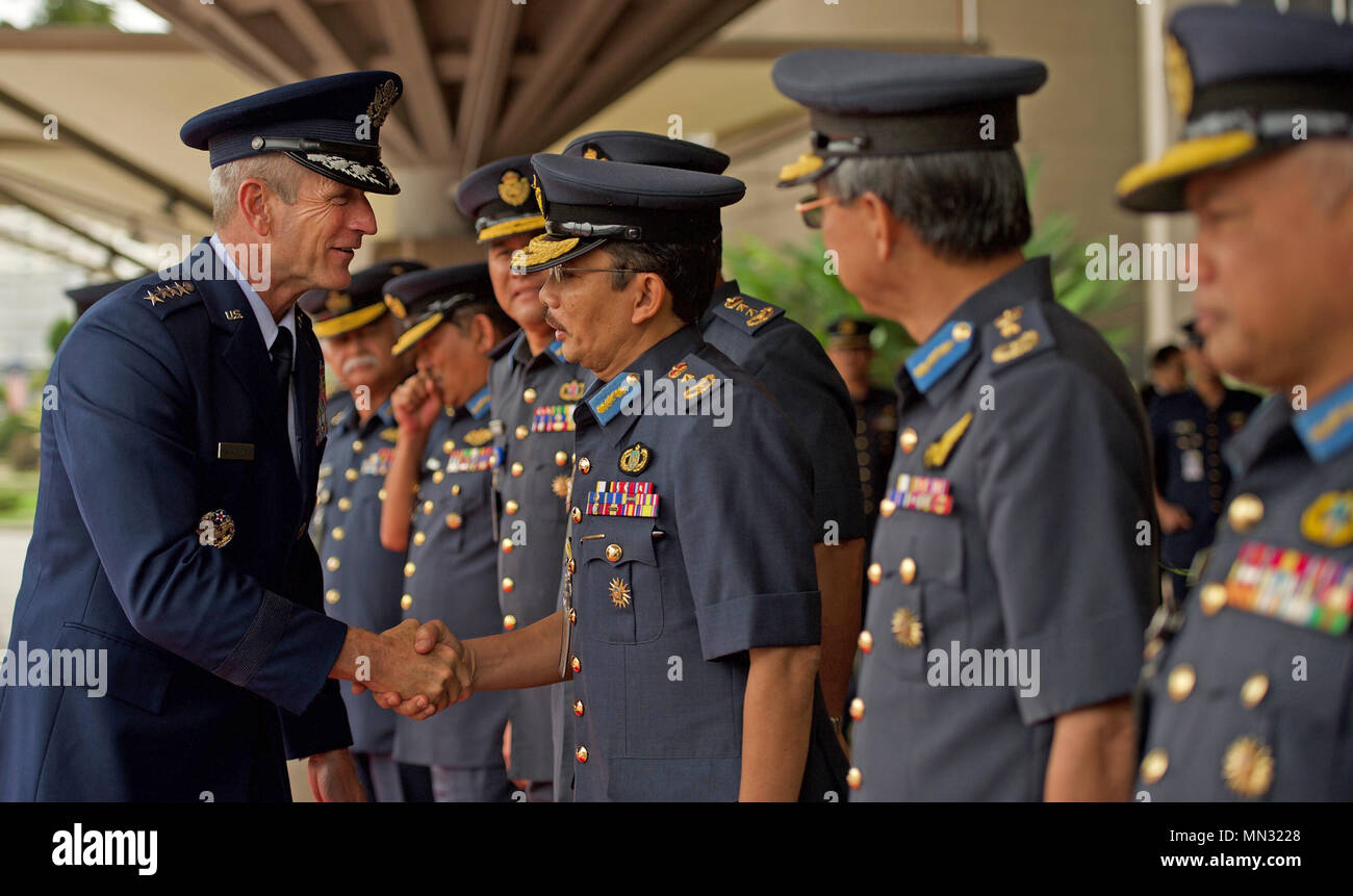 Pacific Air Forces Commander visits Osan warriors > Pacific Air Forces >  Article Display