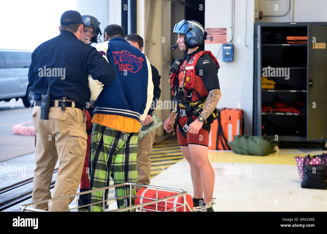 U S Coast Guard Rescue Swimmers Hi-res Stock Photography And Images - Alamy