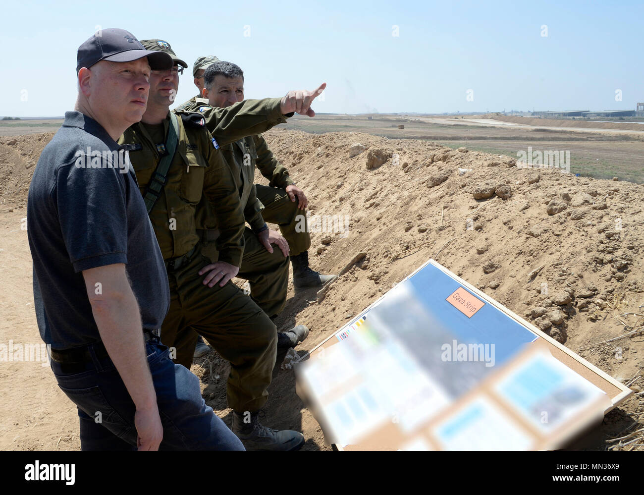 Kerem shalom border crossing hires stock photography and images Alamy