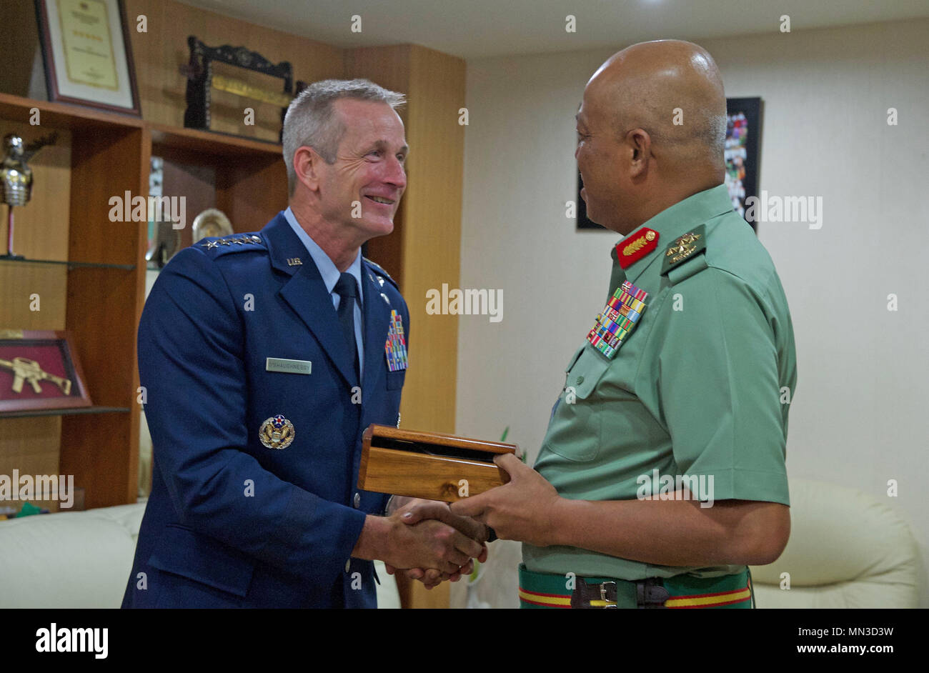 Pacific Air Forces Commander visits Osan warriors > Pacific Air Forces >  Article Display