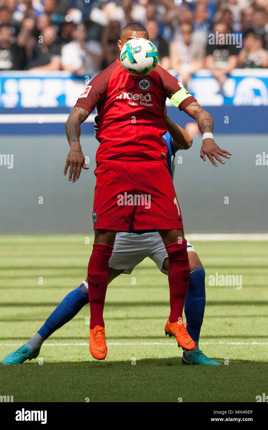 Gelsenkirchen, Deutschland. 12th May, 2018. Kevin-Prince BOATENG (F, mi.) In single action on the ball, his head covered by the ball. Soccer 1. Bundesliga, 34. matchday, FC Schalke 04 (GE) - Eintracht Frankfurt (F), 1: 0, 12/12/2018 in Gelsenkirchen/Germany. | usage worldwide Credit: dpa/Alamy Live News Stock Photo