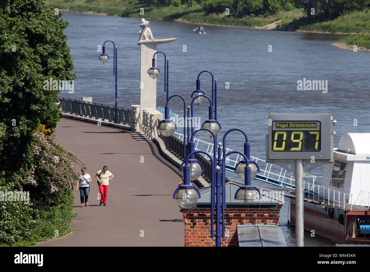 14 May 2018, Magdeburg, Germany: The electronic level indicator for the Elbe indicates a water depth of 97 centimeters. This is 1.20 meters lower than the average water level. Photo: Peter Förster/dpa-Zentralbild/dpa Stock Photo