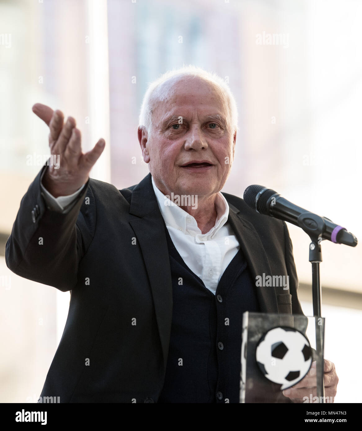 08 May 2018, Berlin, Germany: Otto Pfister, former coach and football globetrotter, thanks for the honorary prize awarded to him during the event 'Award for German Football Ambassador'. Photo: Soeren Stache/dpa Stock Photo