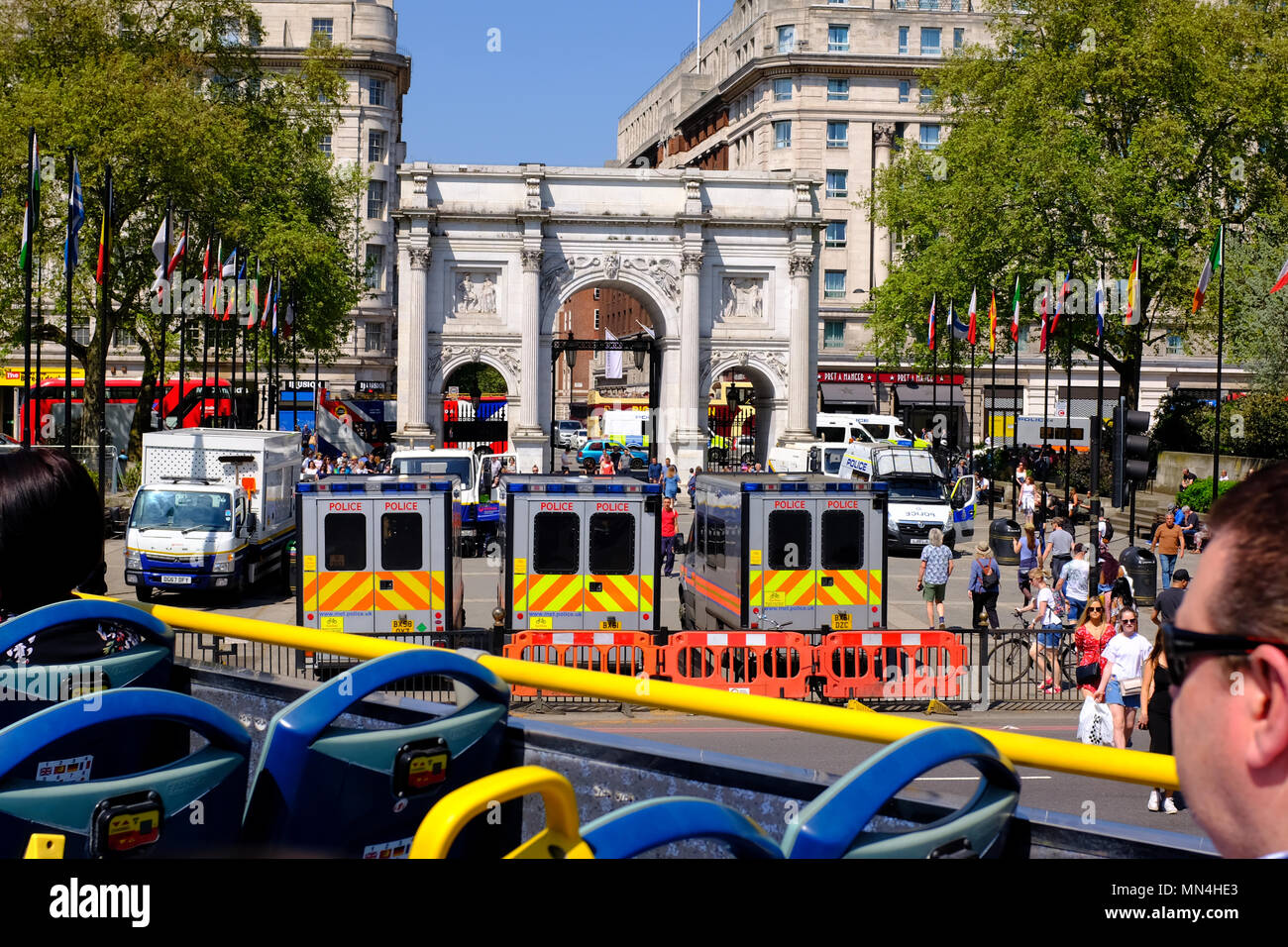 Open top sightseeing bus at Marble Arch London UK Stock Photo Alamy