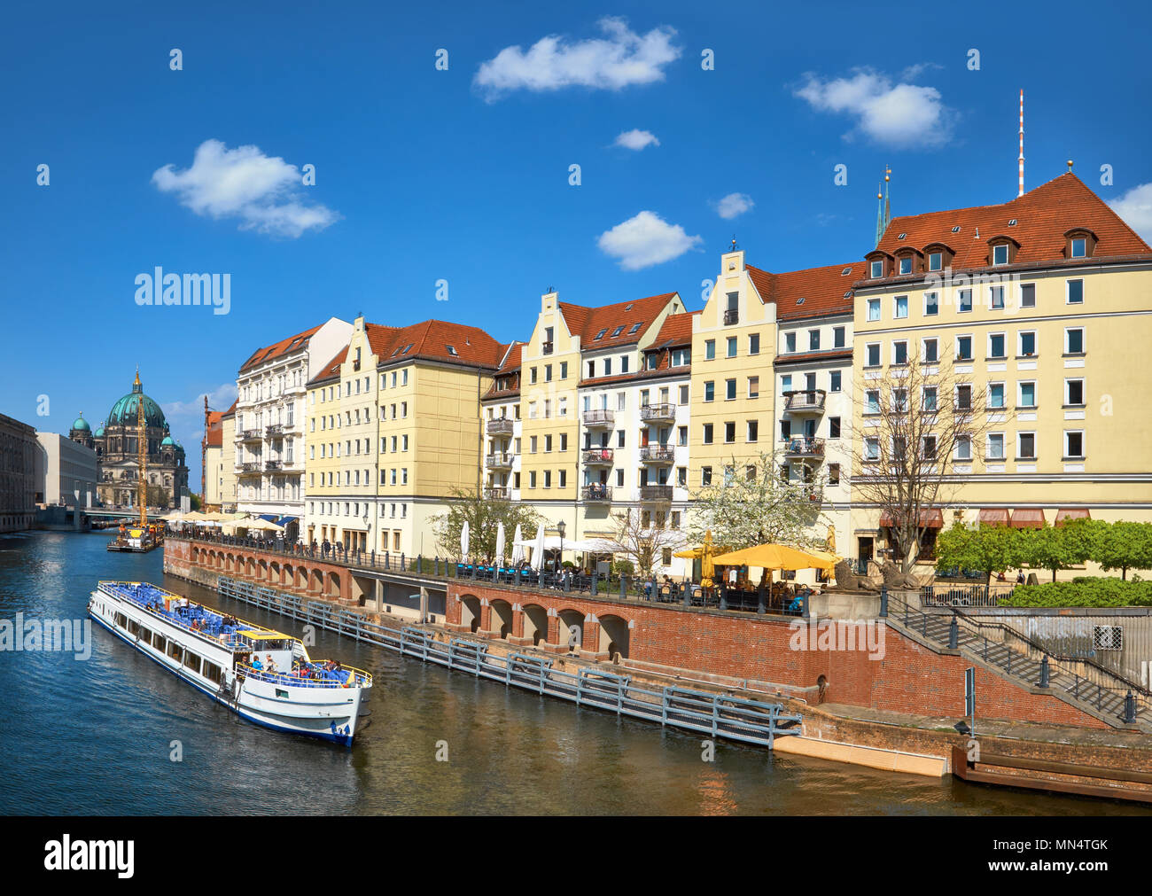 Berlin Riverside Mitte spreeufer hi-res stock photography and images - Alamy
