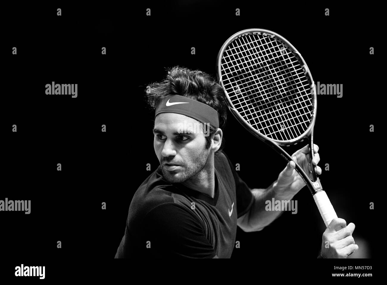 Roger Federer vs Kei Nishikori during Day 4 of the 2015 Barclays ATP World Tour Finals - O2 Arena London England. 19 November 2015 Stock Photo