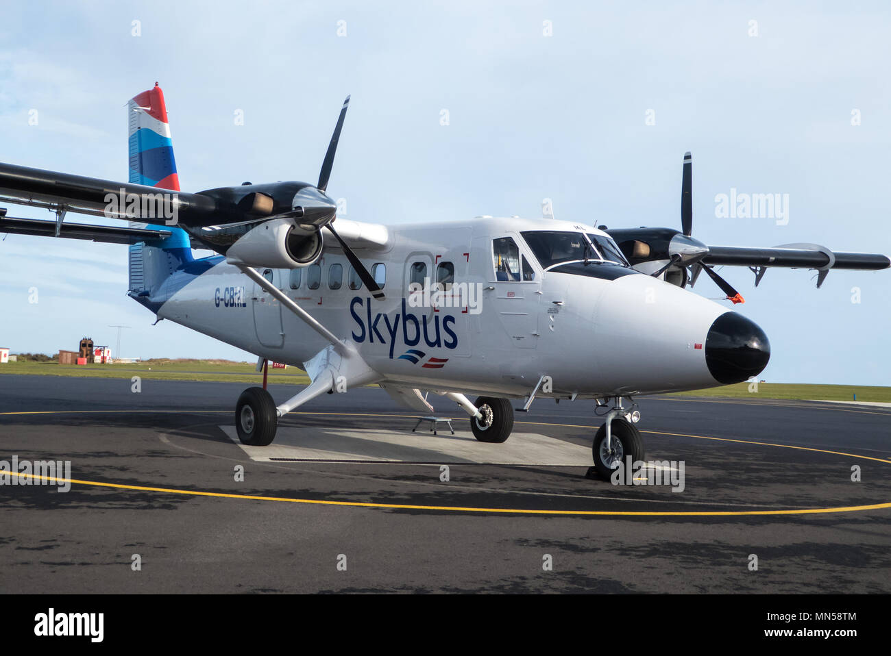 Twin turboprop engines hi-res stock photography and images - Alamy
